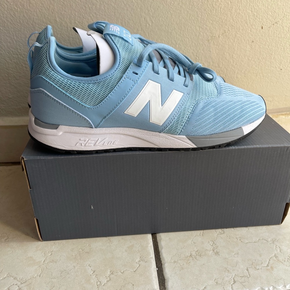 New Balance 247.